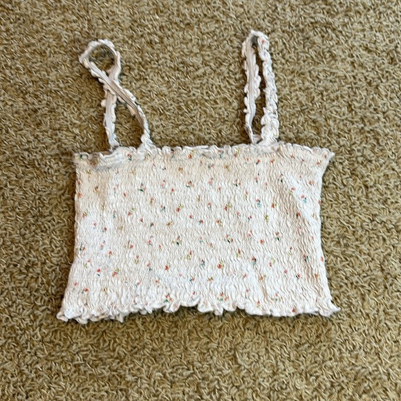 ME to WE Floral Crop Tank! Strap Is a Little Loose - Picture 2 of 3